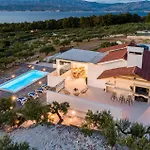 Casa vacanze Amazing Home In Splitska-Supetar *