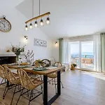 Amazing Home In Splitska-Supetar Splitska