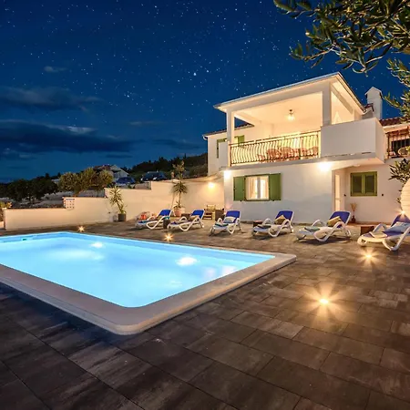 In Splitska-supetar With Wifi *