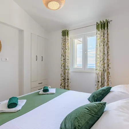 Amazing Home In Splitska-Supetar