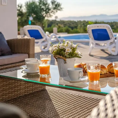 Amazing Home In Splitska-Supetar *